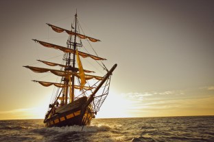 sunset-pirates